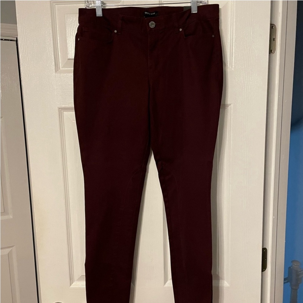 NWT Women’s White House Black Market
Saint Honore Jeans Size 10